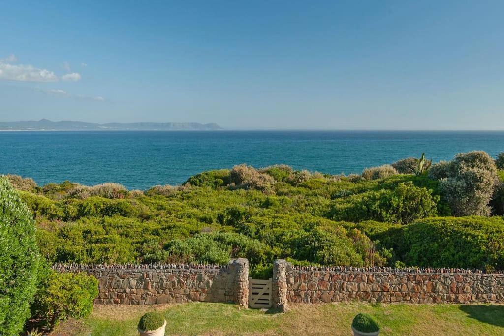 Wild Waters At Kraal Rock On The Cliffs In Hermanus Villa Exterior foto